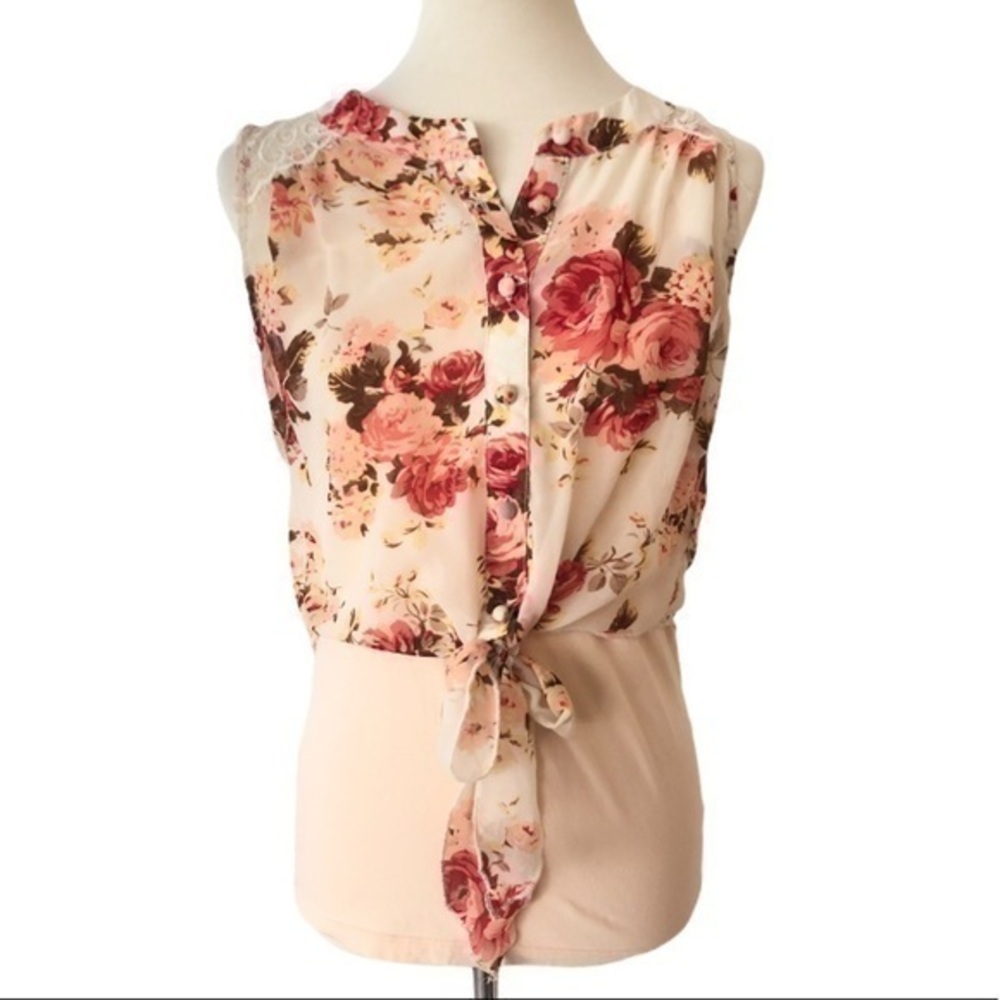 Foral front tie top set